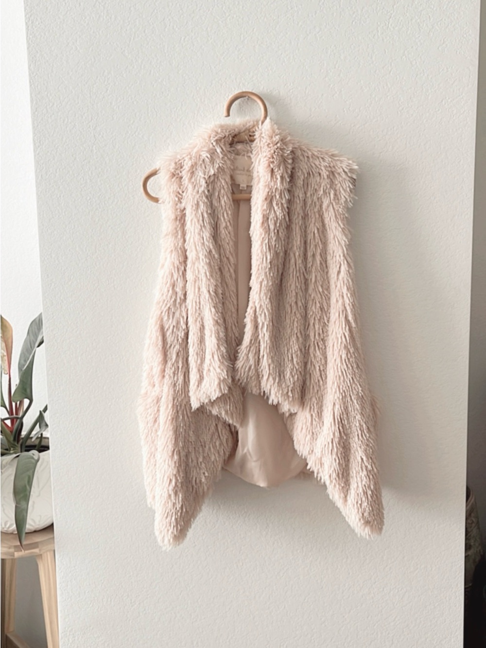 Altar'd State Plush Faux Fur Vest - Blush Cream